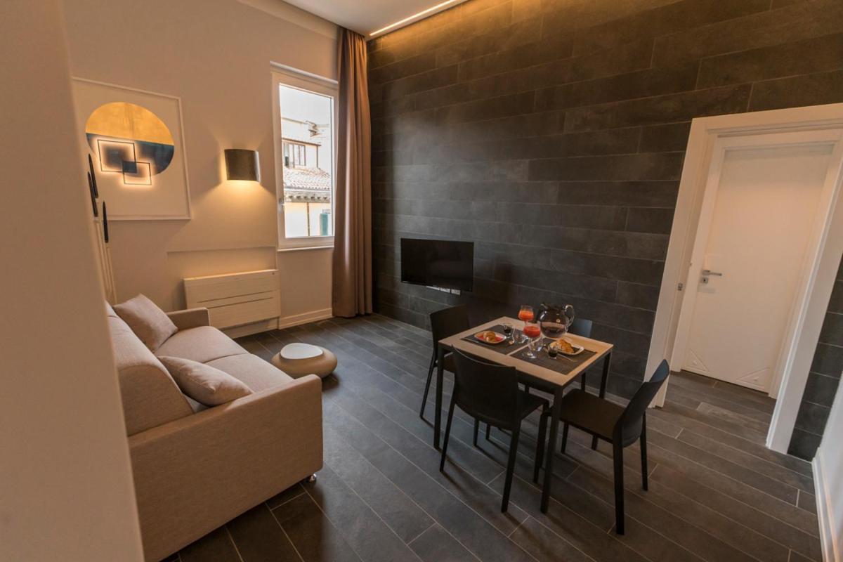 Residenza Trinita Maggiore Naples Exterior photo